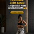 Femme réalisant un entraînement abdos à la maison sans équipement