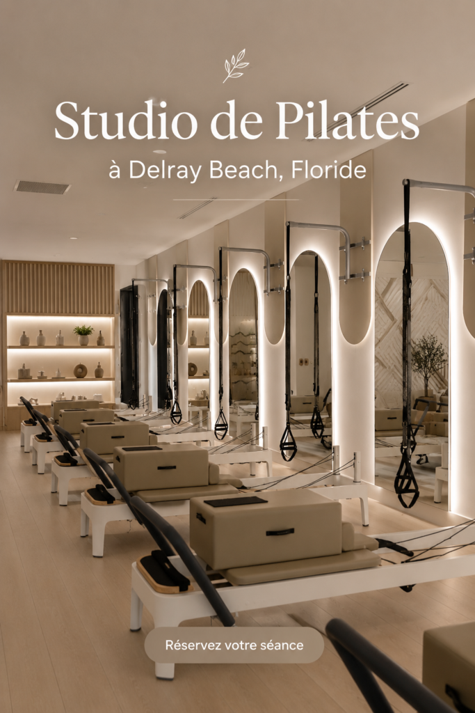 Pilates dans un studio lumineux à Delray Beach, mettant en avant des femmes en pleine séance.