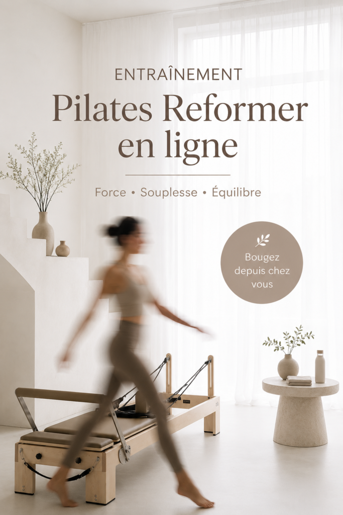 Séance de Pilates Reformer à domicile avec une femme qui utilise le reformer