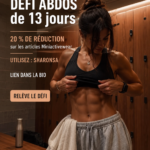 Femme faisant des exercices à la maison pour un défi fitness de 13 jours.
