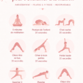 Un joli tapis de yoga dans un salon moderne, prêt pour une séance de yoga à domicile.