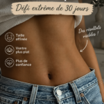 Femme souriante montrant un ventre tonique après 30 jours