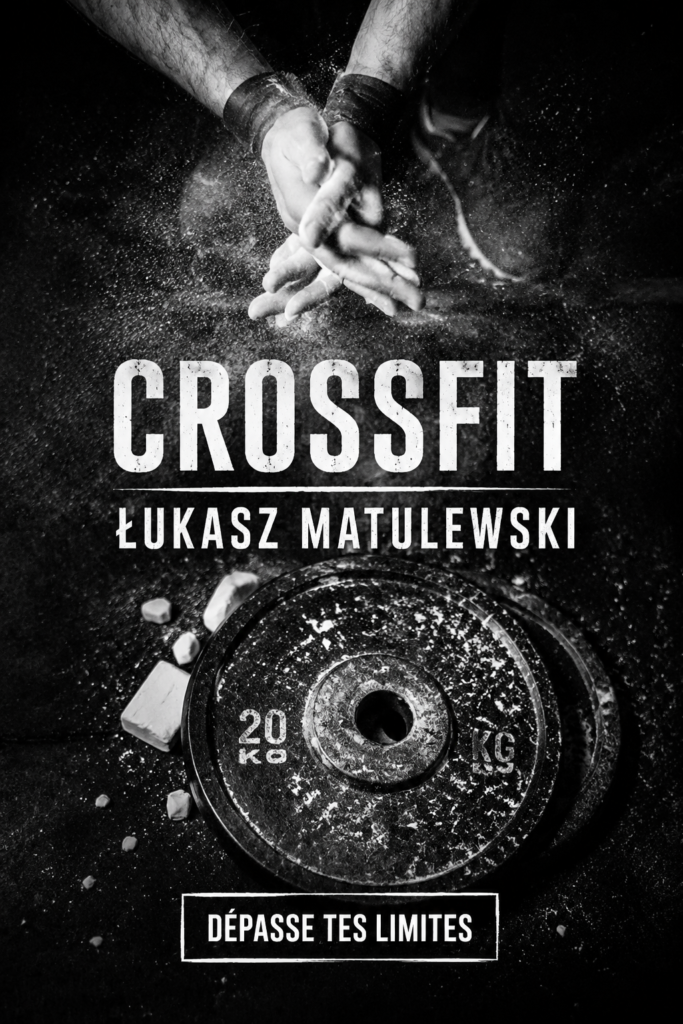 Femme s'entraînant au CrossFit dans une salle de sport