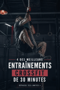Femme pratiquant un entraînement CrossFit en extérieur, dynamique et motivante.