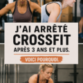 Femme souriante dans une salle de sport après avoir quitté le CrossFit.
