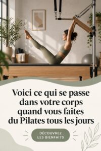 Femme pratiquant le Pilates sur un tapis, illustrant une séance bien-être