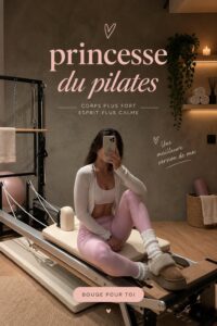 Femme pratiquant le Pilates avec des accessoires roses, a l'air énergique et motivée.
