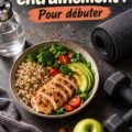 Femme préparant un repas sain pour le fitness, mettant l'accent sur la nutrition et l'entraînement.